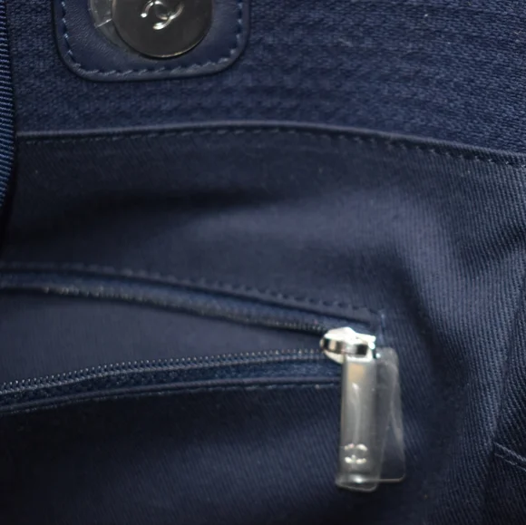 Chanel Deauville Navy - Picture 14 of 16